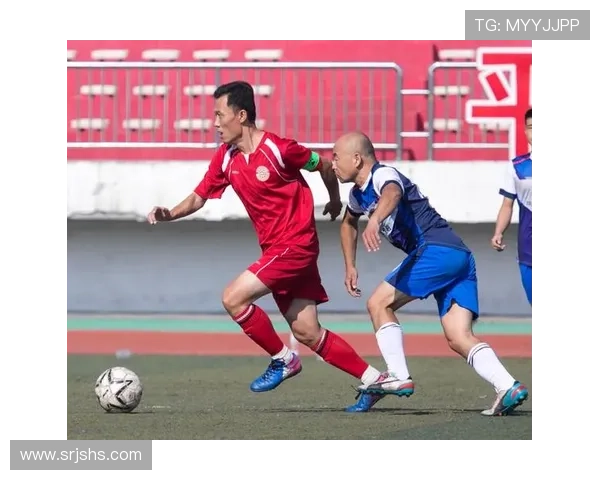 足球明星拼图大赛尽显球场风采与激情瞬间的精彩合集 足球明星拼图大赛尽显球场风采与激情瞬间的精彩合集