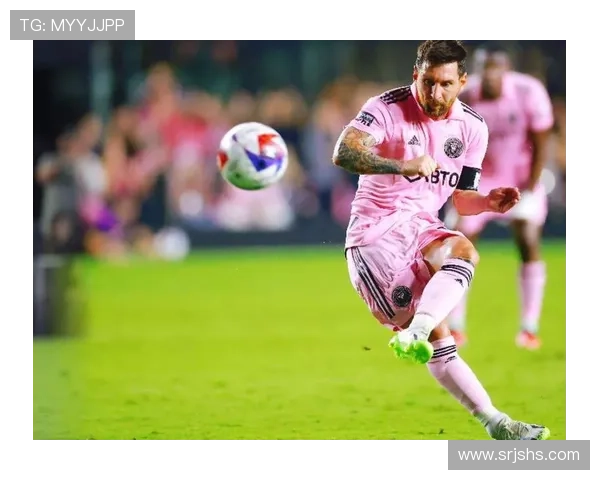 足球明星们纷纷赞美梅西的卓越技艺与无与伦比的球场表现