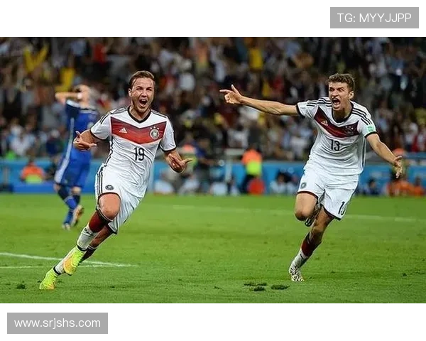 四强足球明星的辉煌历程与传奇故事揭秘