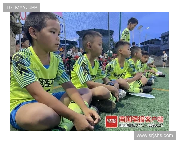 小孩接受采访后逆袭成足球明星的励志故事与成长之路