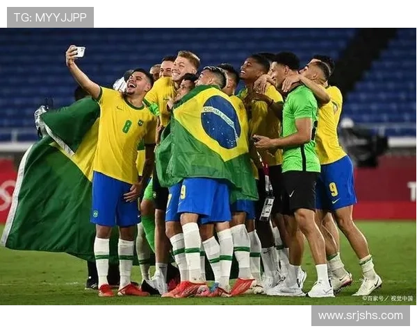 纹英文图案足球明星的魅力与风采解析及其对球迷文化的影响 纹英文图案足球明星的魅力与风采解析及其对球迷文化的影响